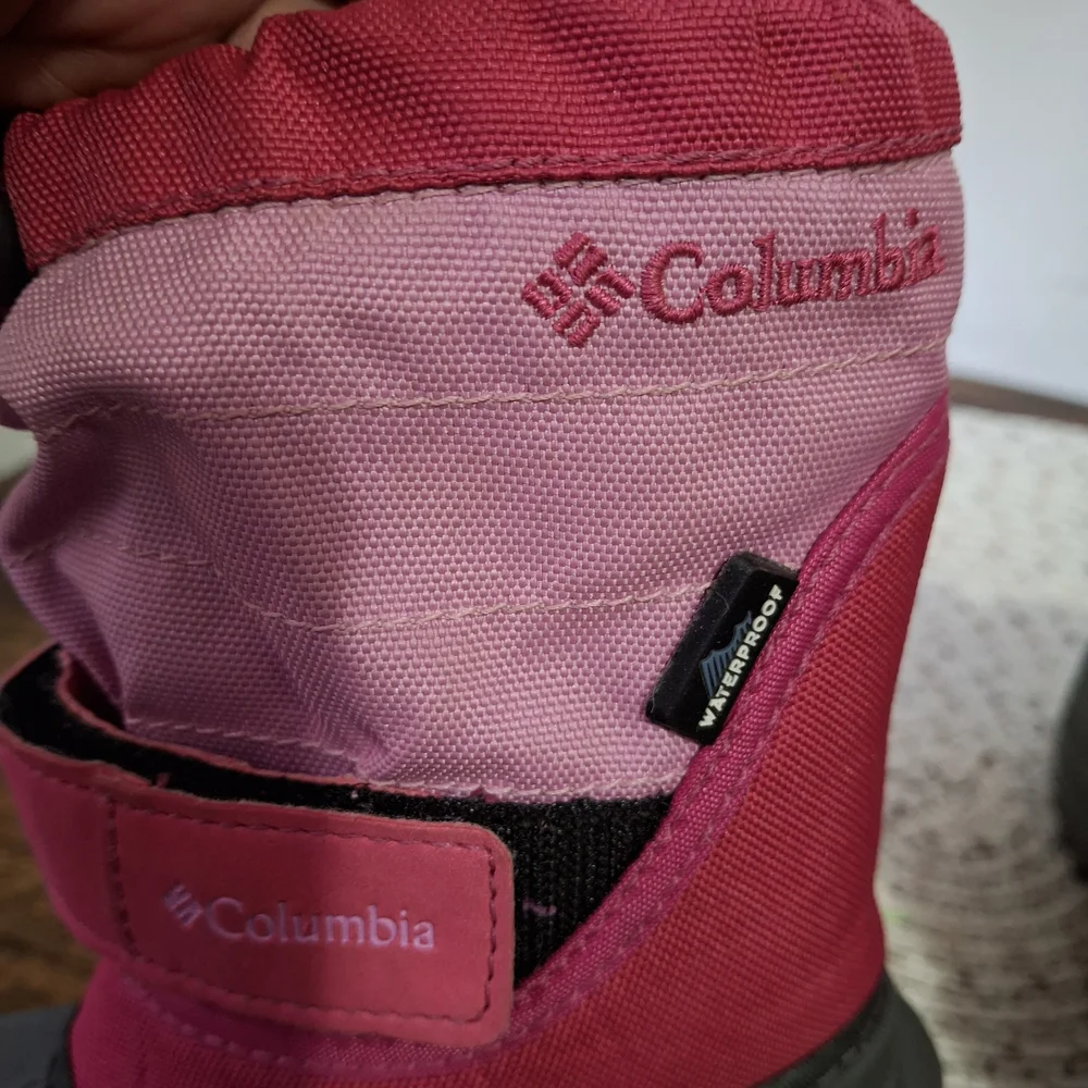 Kid's Columbia Pink and Gray Winter Boots Size 6.